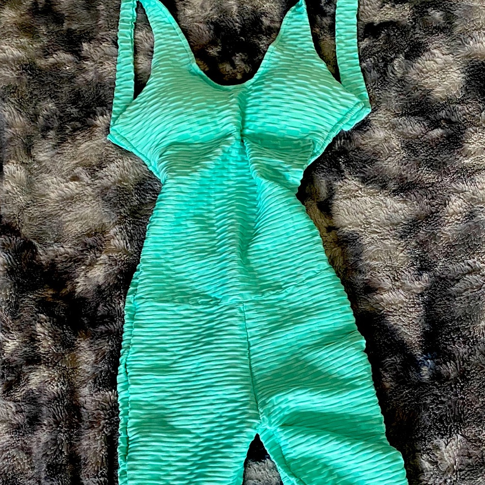 Open back workout bodysuit
